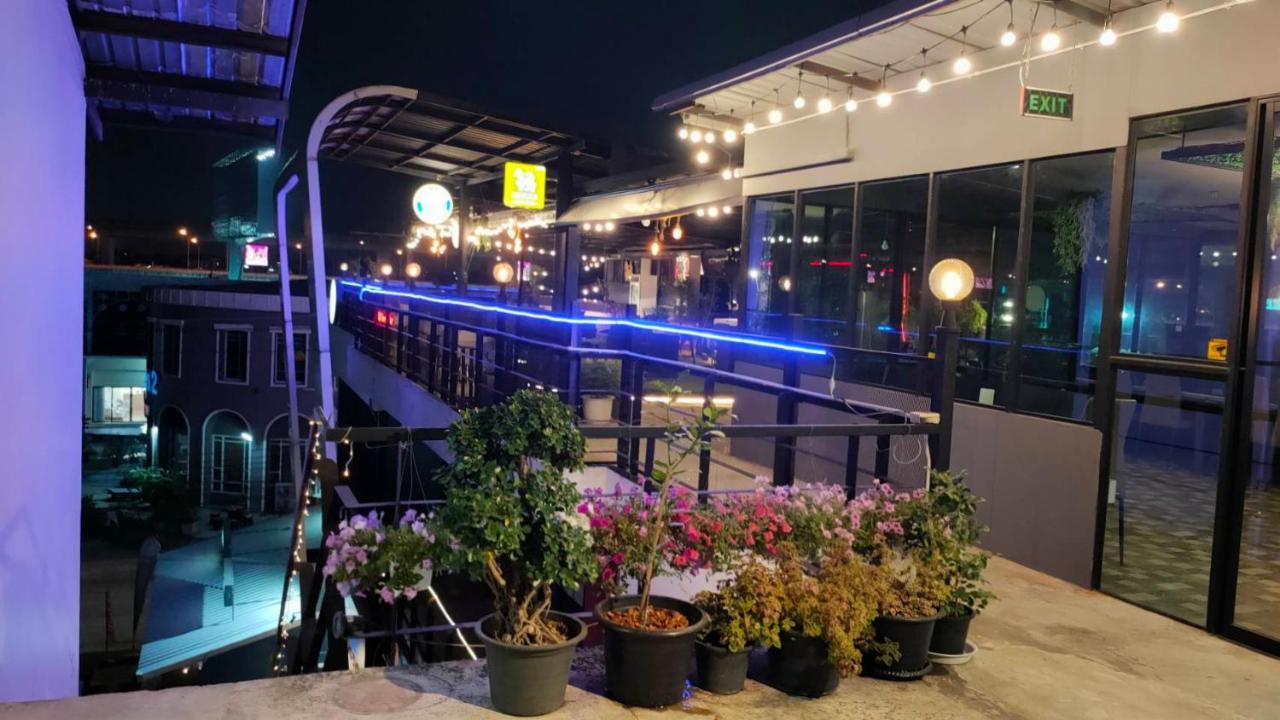 View Dee Bkk Airport Residence Бангкок Екстер'єр фото